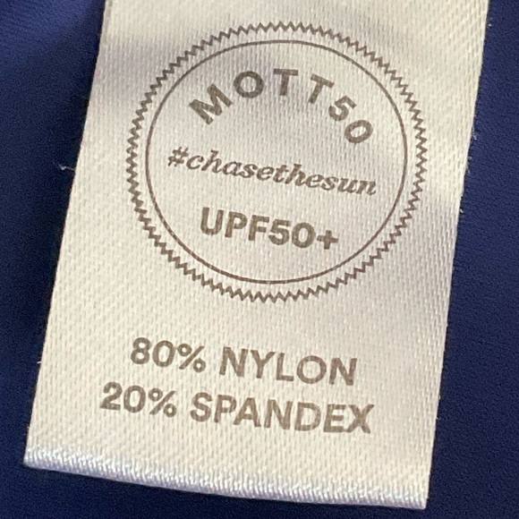 Mott50 UPF50+ long sleeve navy rash guard top size medium gold shoulder zipper - Picture 13 of 13